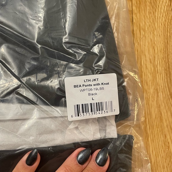 LTH JKT Bea Knot Soft Genuine Leather Pants NWT - Picture 5 of 5